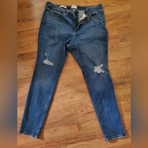 Universal Thread Women's Plus Size Jeans size 18